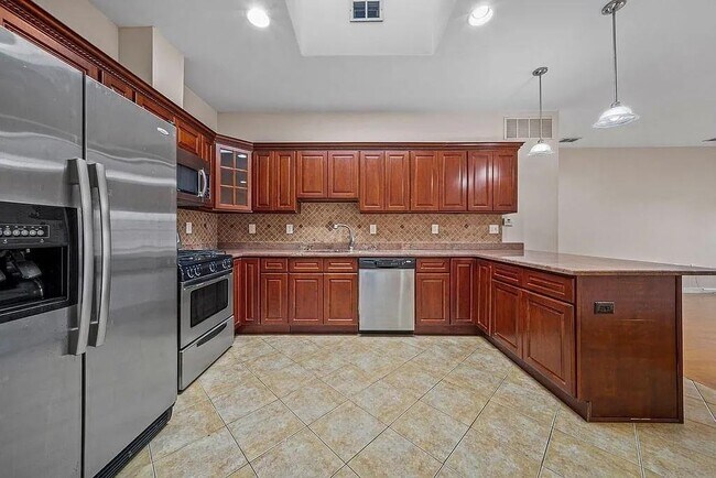 Building Photo - 41 Wright Ave