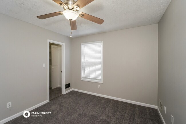 Building Photo - 9624 Combs Ln
