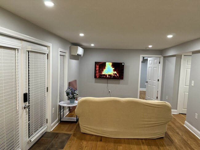 Building Photo - 20 State Park