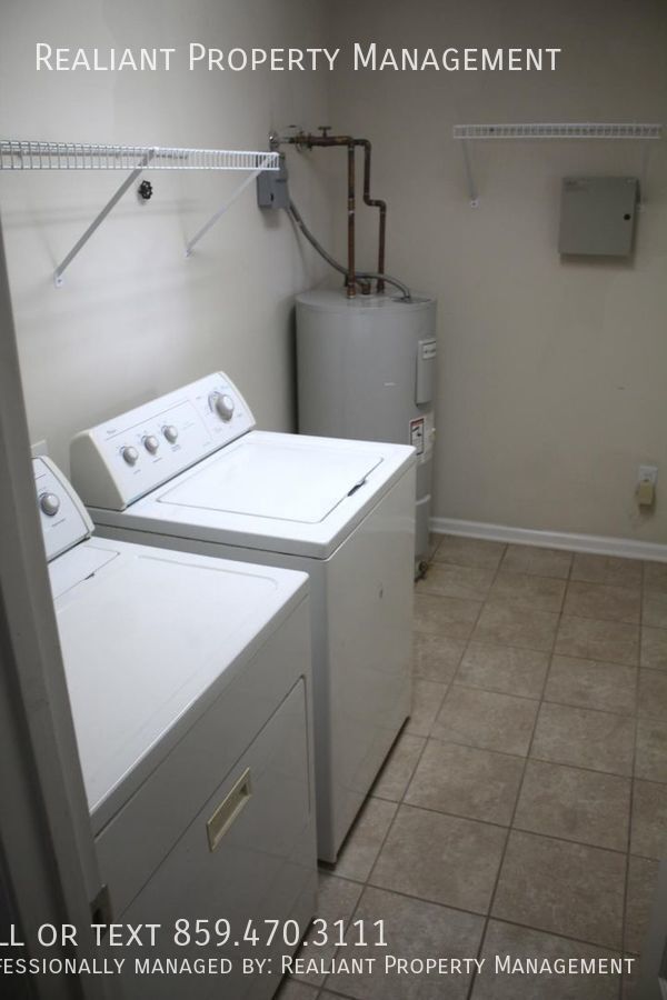 Building Photo - 3 Bedrooms, 2 baths. Downtown Lexington be...