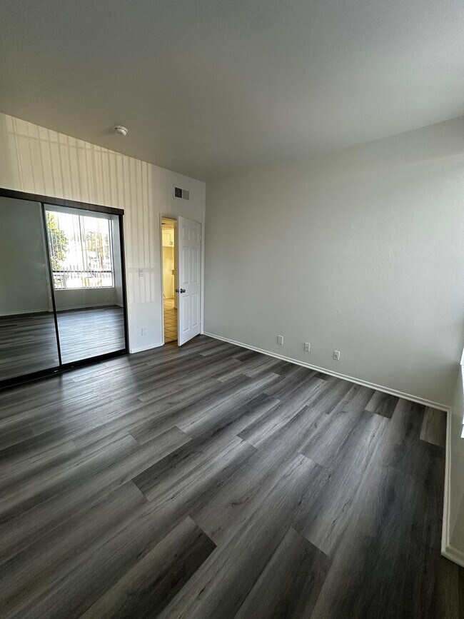 Building Photo - 4343 Whitsett Ave