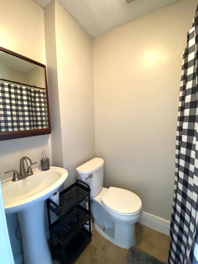 Building Photo - 2719 Knob Ct