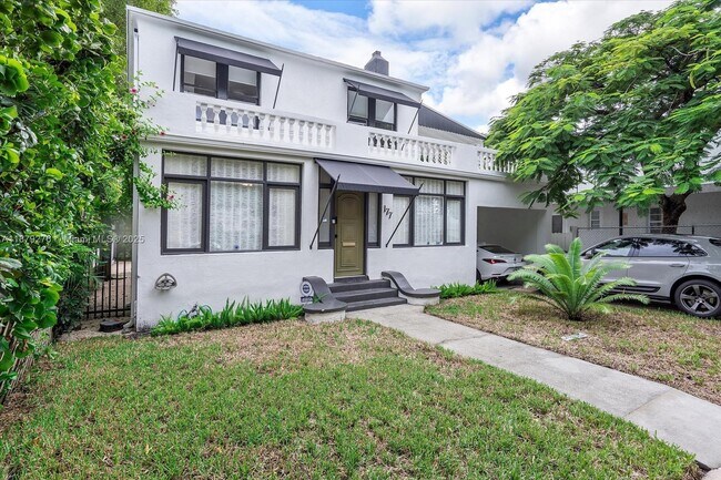 Building Photo - 177 NE 44th St