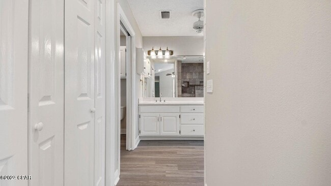 Building Photo - 104 Colony Harbour Rd