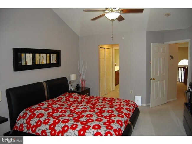 Building Photo - 28 Madison Way