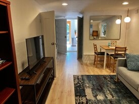 Building Photo - 2206 10th St