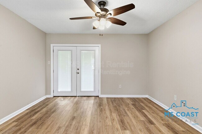 Building Photo - 609 Temple Dr