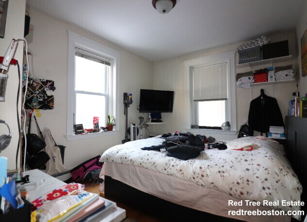 Building Photo - 69 Babcock St