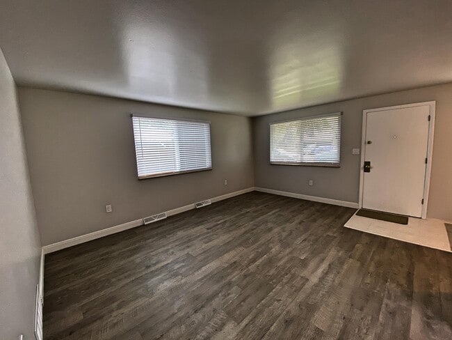 Building Photo - 4830 Field Ct