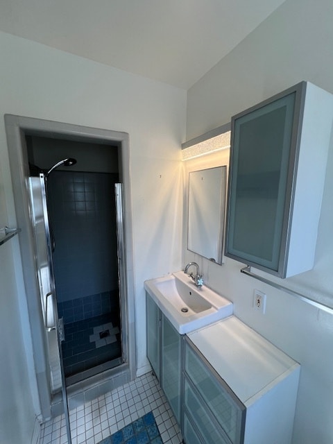 Primary bath - 5851 Woodman Ave