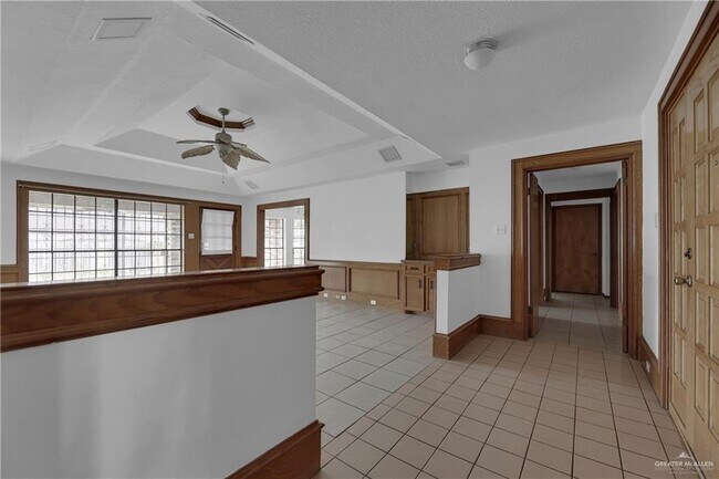 Building Photo - 6904 N 33rd St