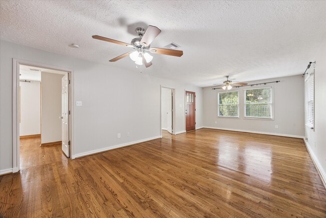 Building Photo - 836 Aurora St