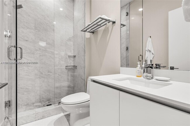 Building Photo - 650 NE 32nd St