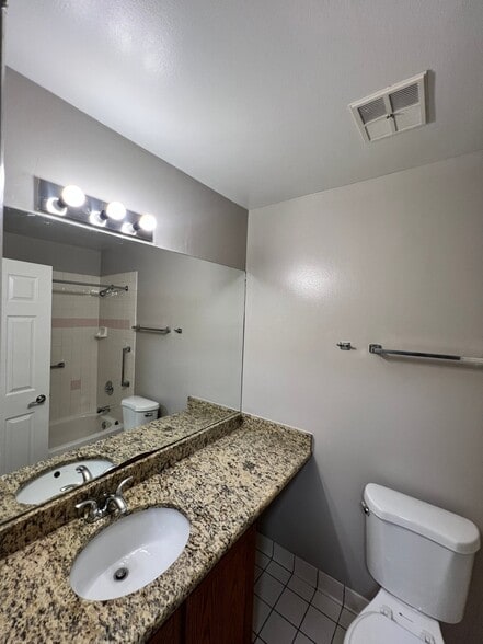 Building Photo - 5750 Abbey Dr