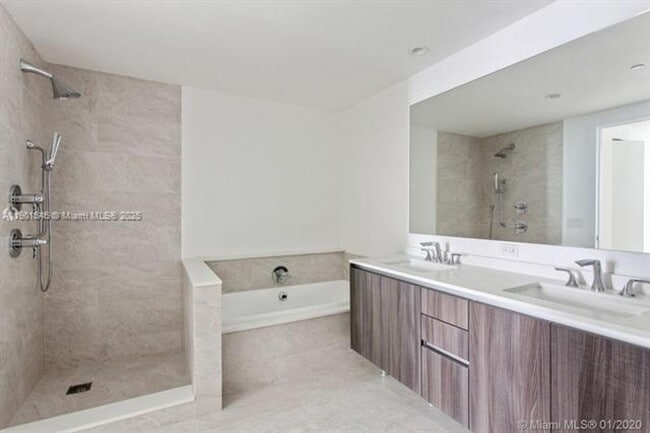 Building Photo - 488 NE 18th St