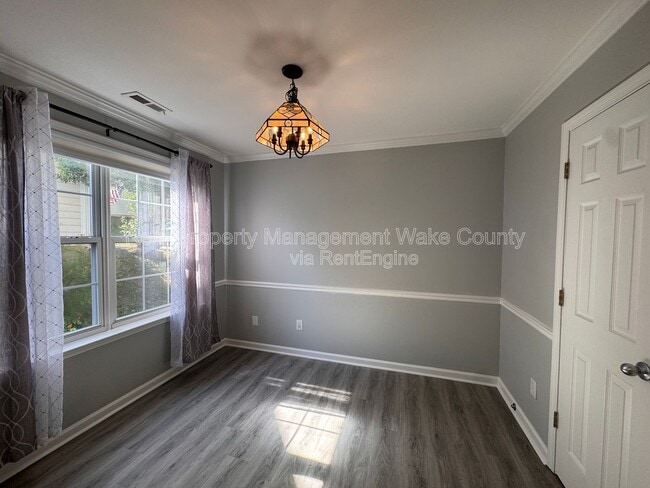 Building Photo - 206 Lindell Dr