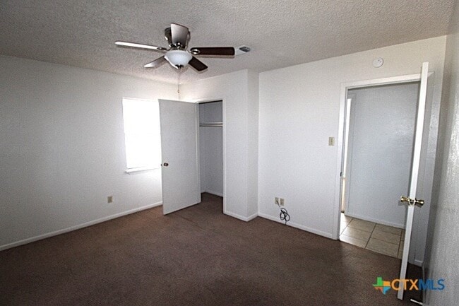 Building Photo - 803 Michelle Dr