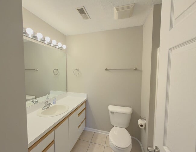 Building Photo - Maintenance-Free Condo Living in South Ann Arbor