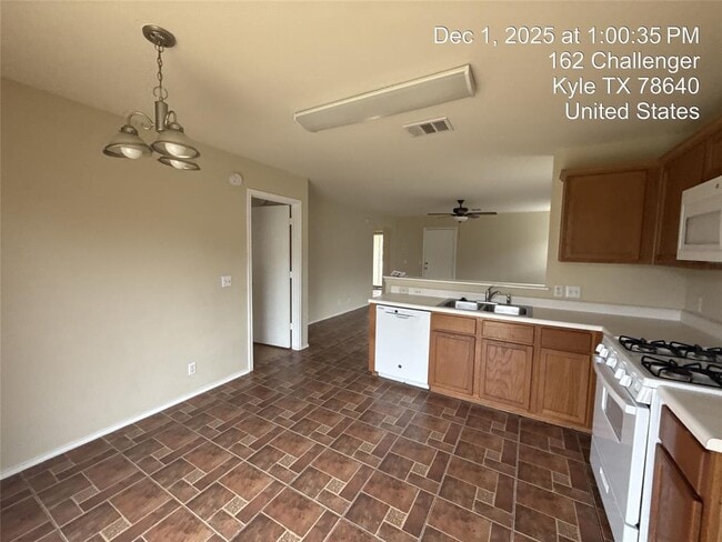 Building Photo - 152 Challenger