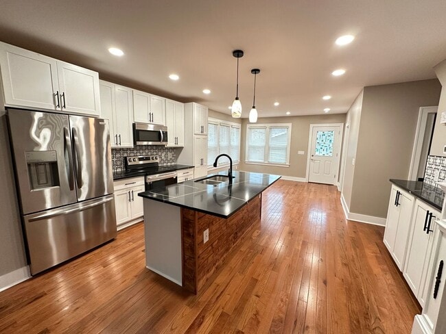 Building Photo - Deming Ave 2697-2699 NSLLC