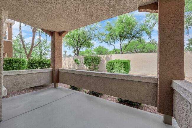 Building Photo - Charming 2 bedrooms 2 Bathrooms in the Amb...