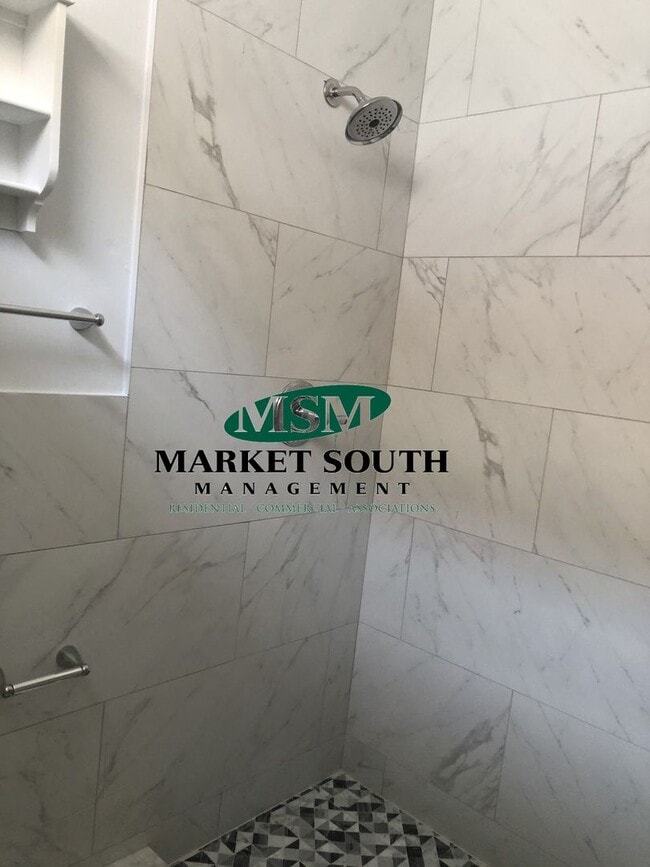 Building Photo - *REDUCED!!* Beautifully Renovated Victoria...