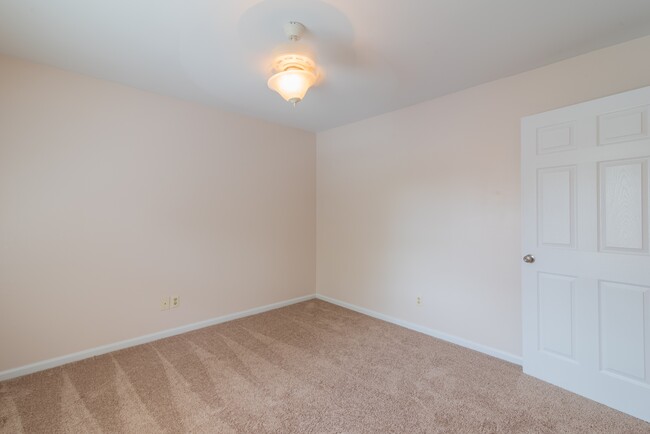 Building Photo - 4631 Old Lantern Way