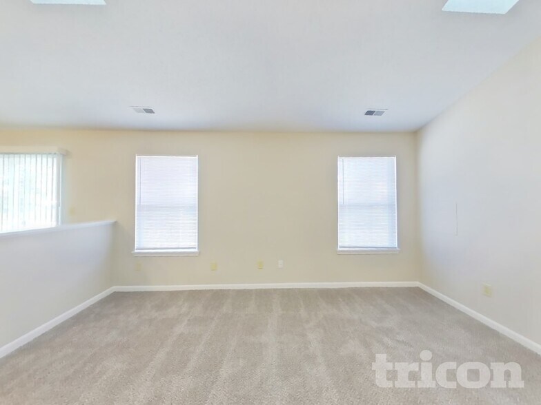 Building Photo - 43 Morse Cir