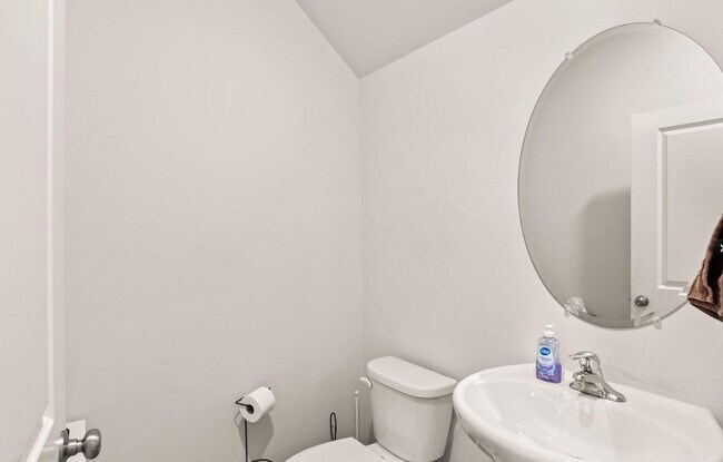 Building Photo - 310 Maple Run Dr