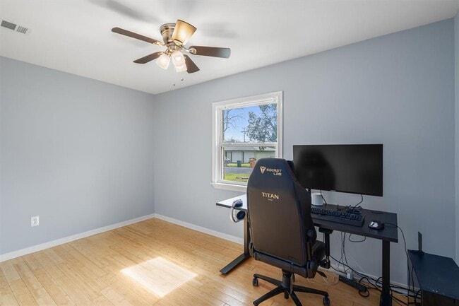 Building Photo - 808 Salem Ln