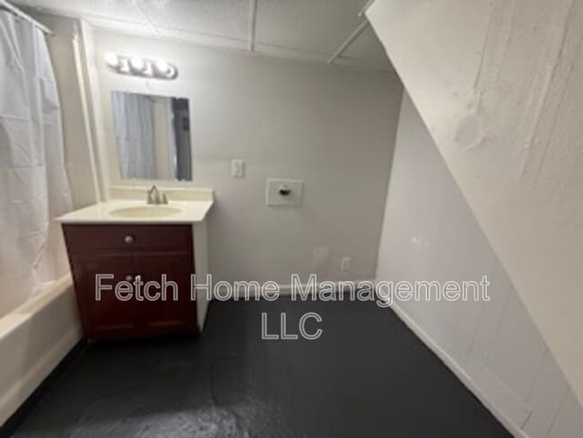 Building Photo - 230 W Mifflin St