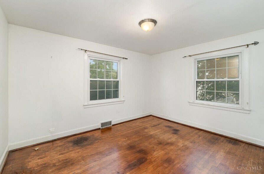 Building Photo - 7620 Montgomery Rd