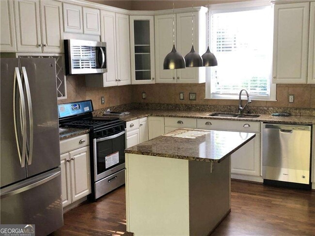 Building Photo - 1510 Maplewood Ct