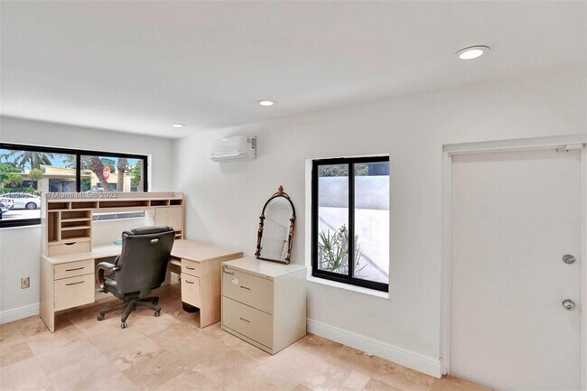 Building Photo - 1411 N Biscayne Point Rd