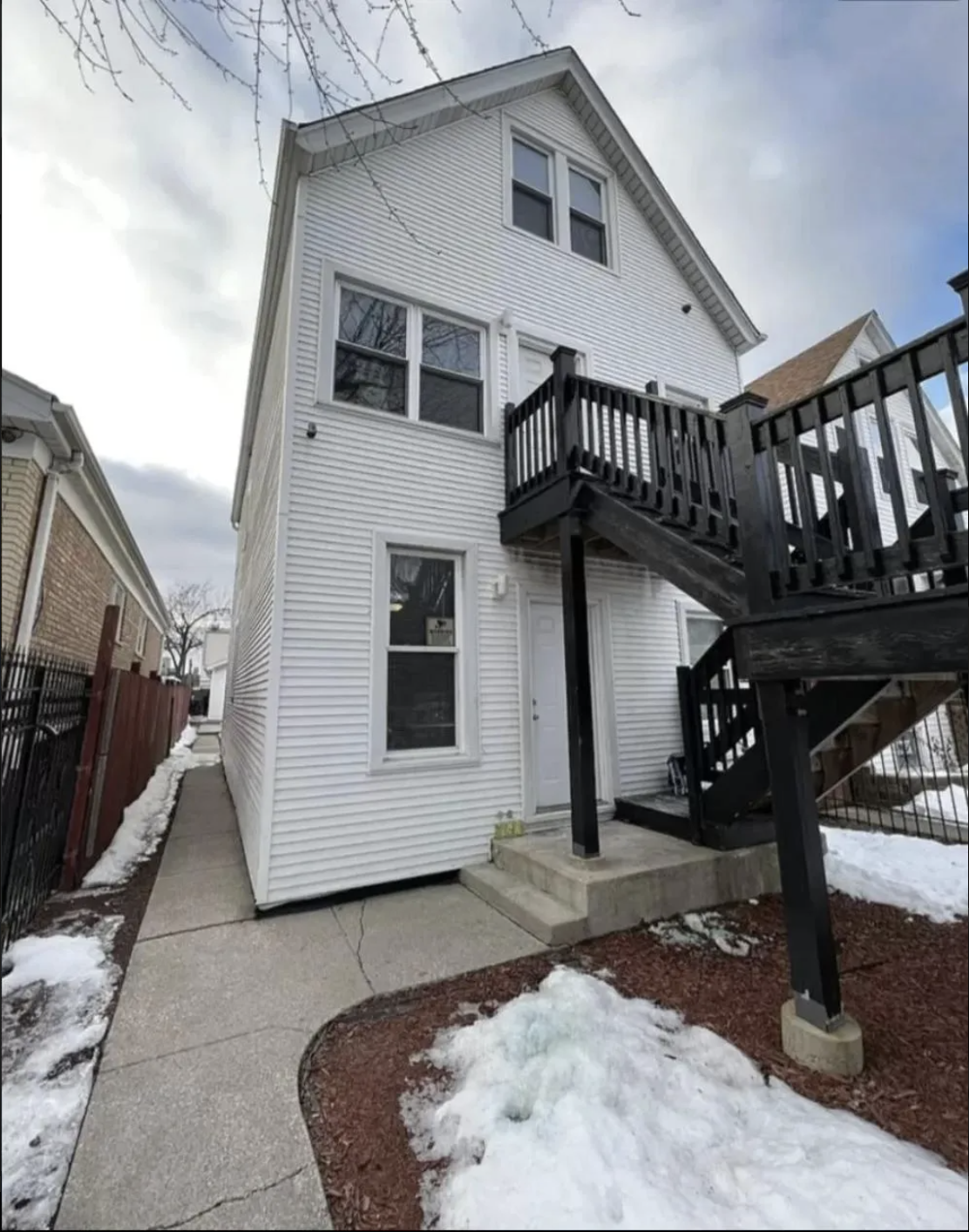 Building Photo - 2206 N Menard Ave