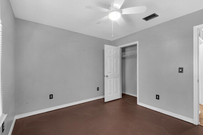 Building Photo - 1218 Ego Dr