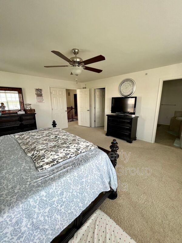 Building Photo - 151 Fairfield Cir N