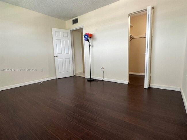 Building Photo - 1075 W 68th St