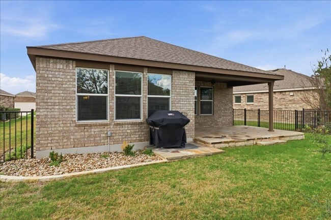 Building Photo - 532 Hereford Ln