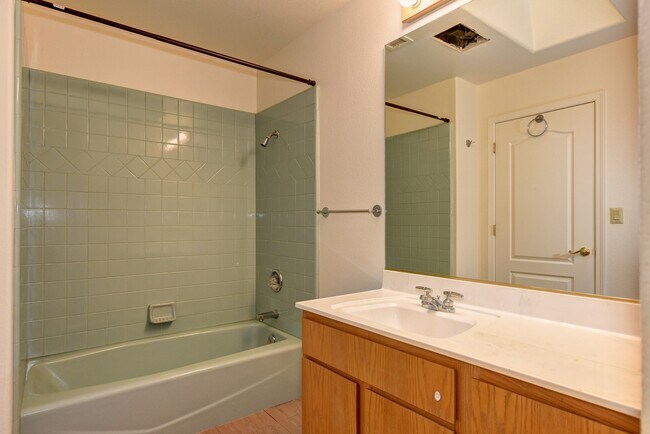 Building Photo - Large 3 bedroom 2 bathroom home in Prescott