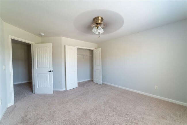 Building Photo - 7445 Oldbury Pl