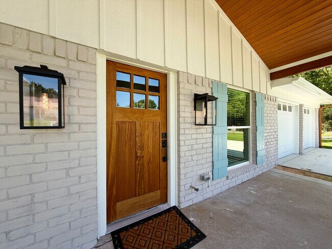 Building Photo - 3BR / 2BA House | Completely Renovated | Midway ISD