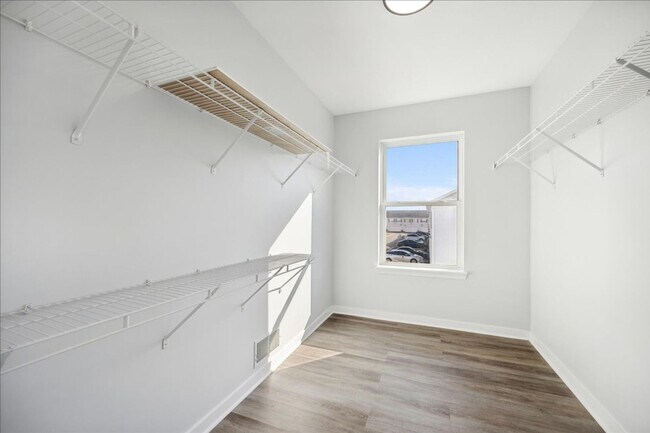 Building Photo - Two Story Townhome with Two Master Suites