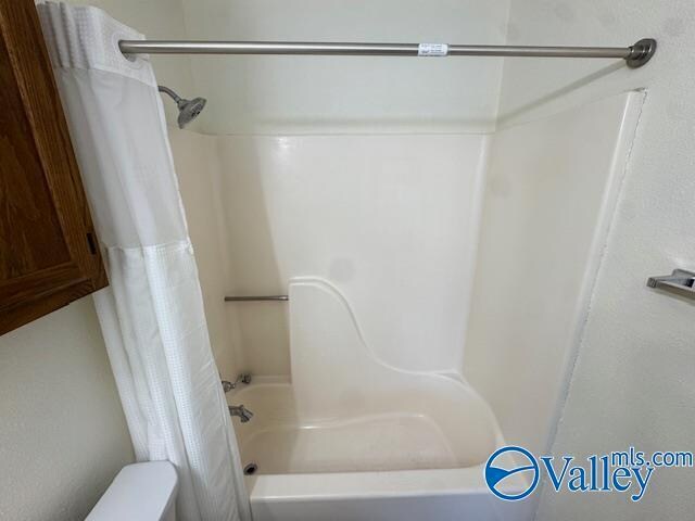 Building Photo - 5009 7 Pine Cir