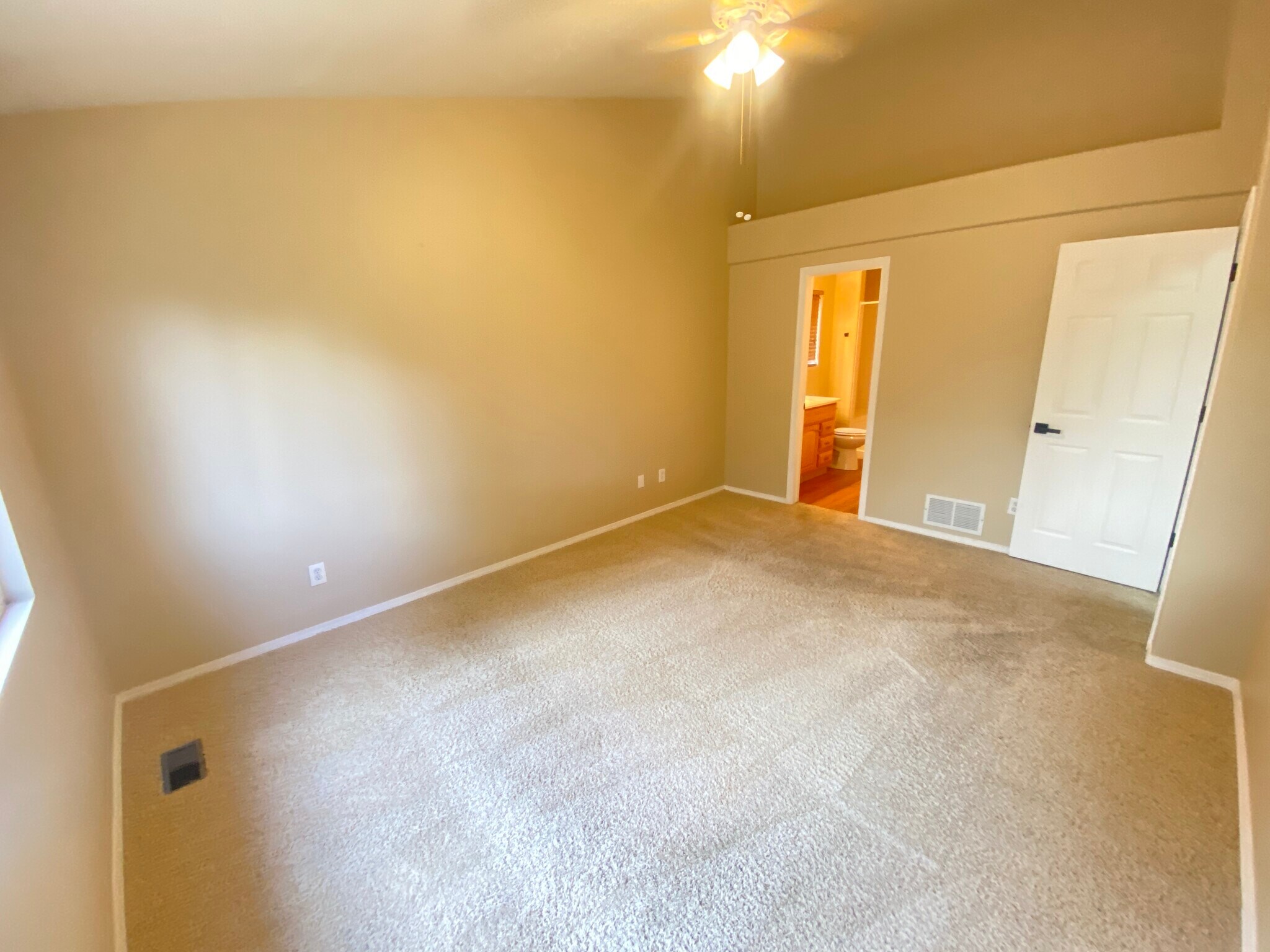 Building Photo - 1223 Gumwood Dr