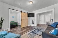 Building Photo - 1817 Mayview Ave