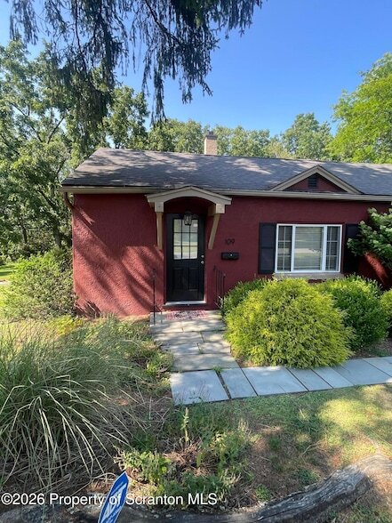 Building Photo - 109 Park Dr