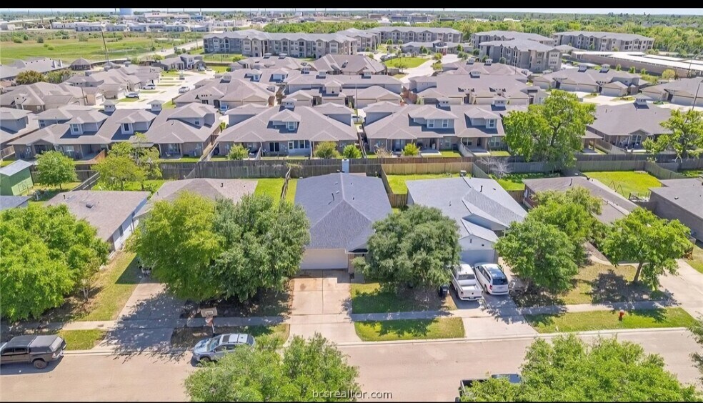 Building Photo - 4318 Spring Garden Dr