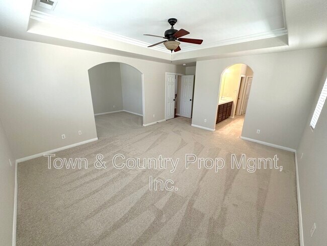 Building Photo - 9360 Alderwood Dr