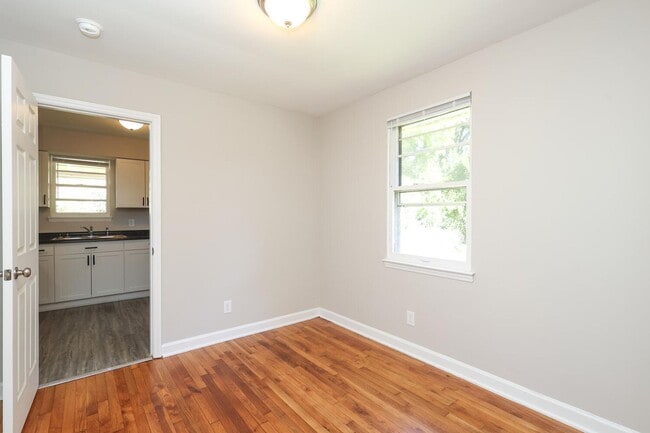 Building Photo - Newly renovated Ranch style 3 bedroom 1 ba...